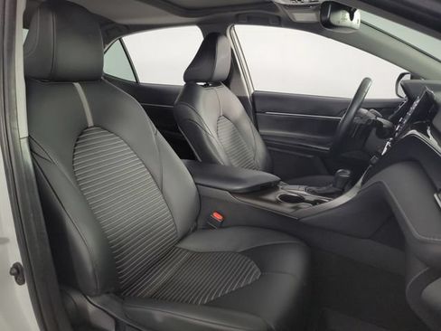 Used 2023 Toyota Camry SE w/ Convenience Package FWD image 16