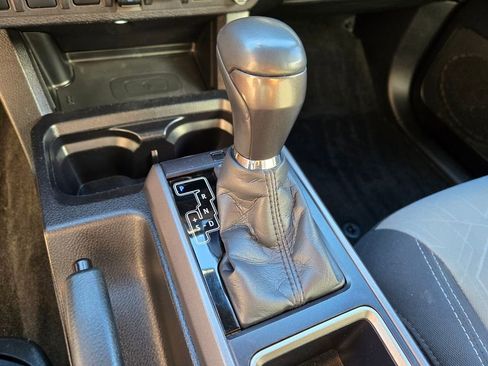 Used 2021 Toyota Tacoma TRD Sport w/ Technology Package image 28