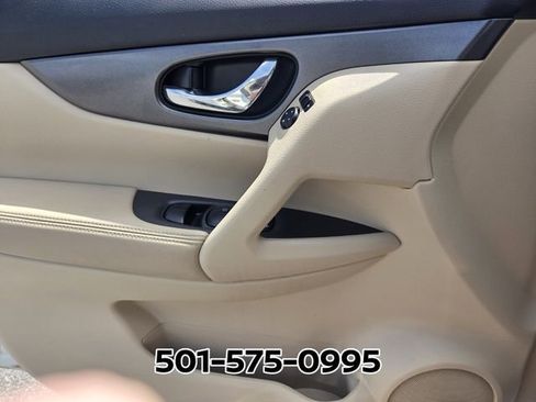 Used 2016 Nissan Rogue SV w/ SV Premium Package AWD/4WD image 31
