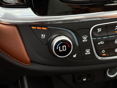 Used 2018 Chevrolet Traverse High Country AWD/4WD image 45