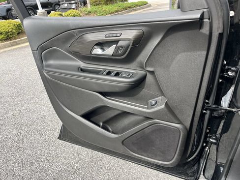 Used 2024 GMC Terrain SLT FWD image 14