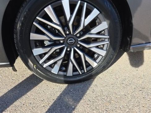 Used 2023 Nissan Altima 2.5 SV image 7