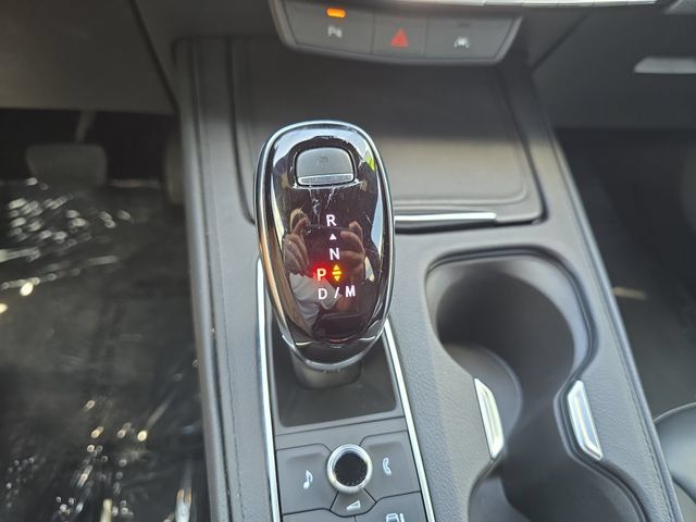 Used 2025 Cadillac XT4 Premium Luxury FWD image 19