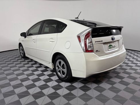 Used 2014 Toyota Prius Four FWD image 12