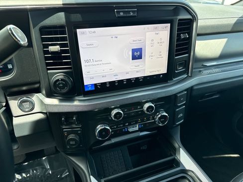 Used 2025 Ford F250 Platinum AWD/4WD image 21