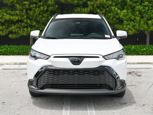 Used 2023 Toyota Corolla Cross AWD Hybrid image 2