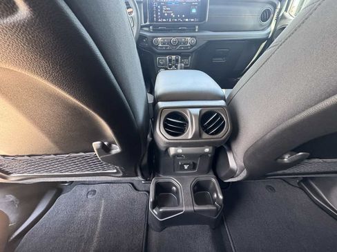 Used 2025 Jeep Gladiator Mojave w/ Convenience Group AWD/4WD image 19