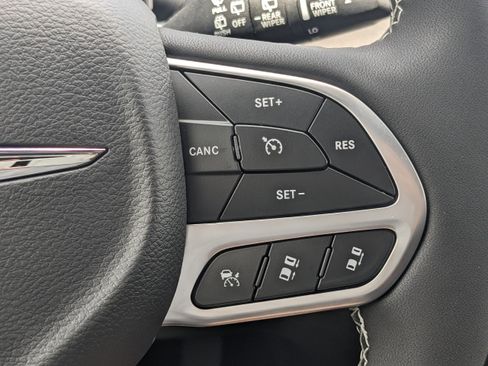 New 2025 Chrysler Voyager LX image 20