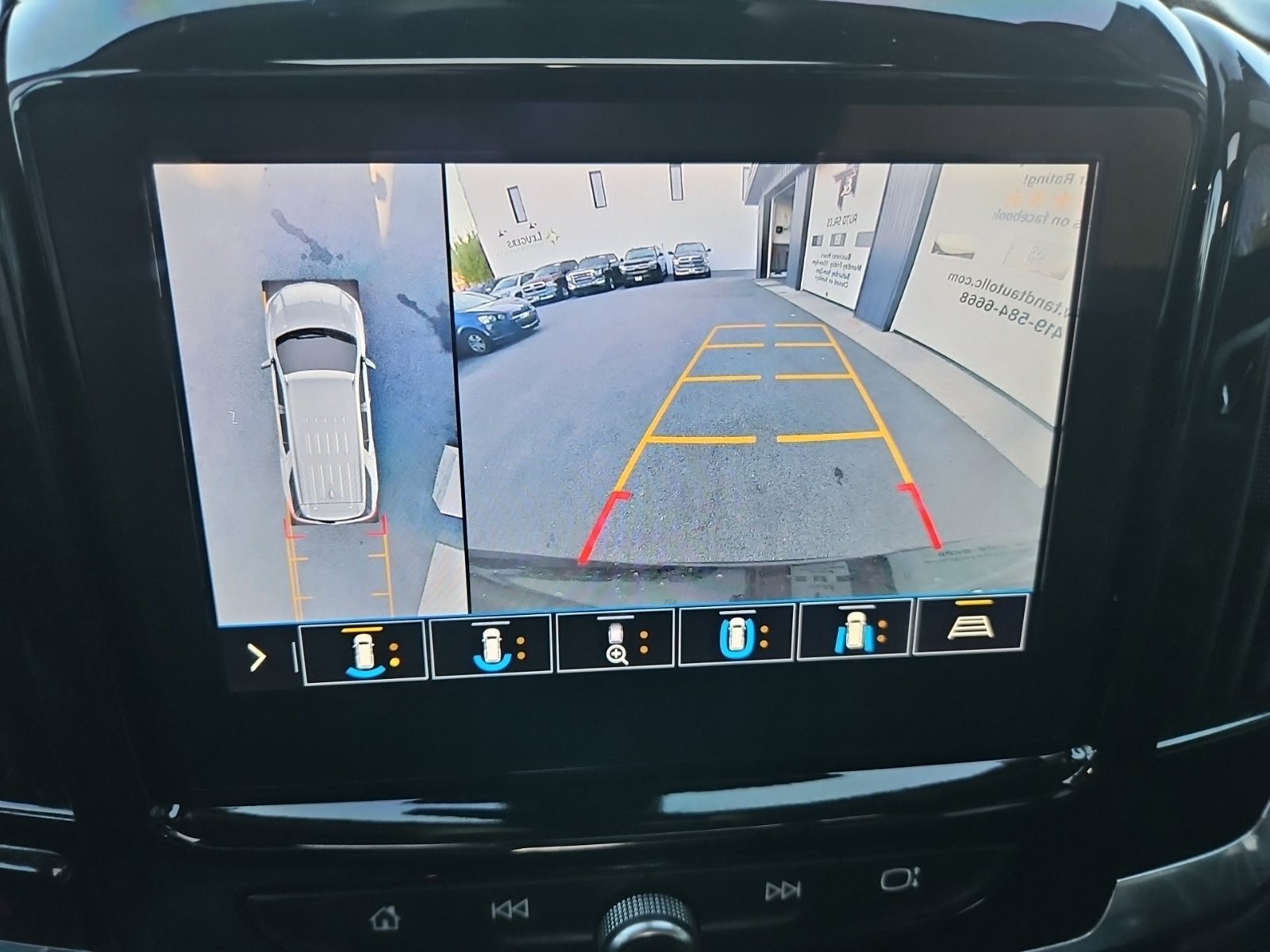 Used 2021 Chevrolet Traverse LT w/ LT Premium Package FWD image 40