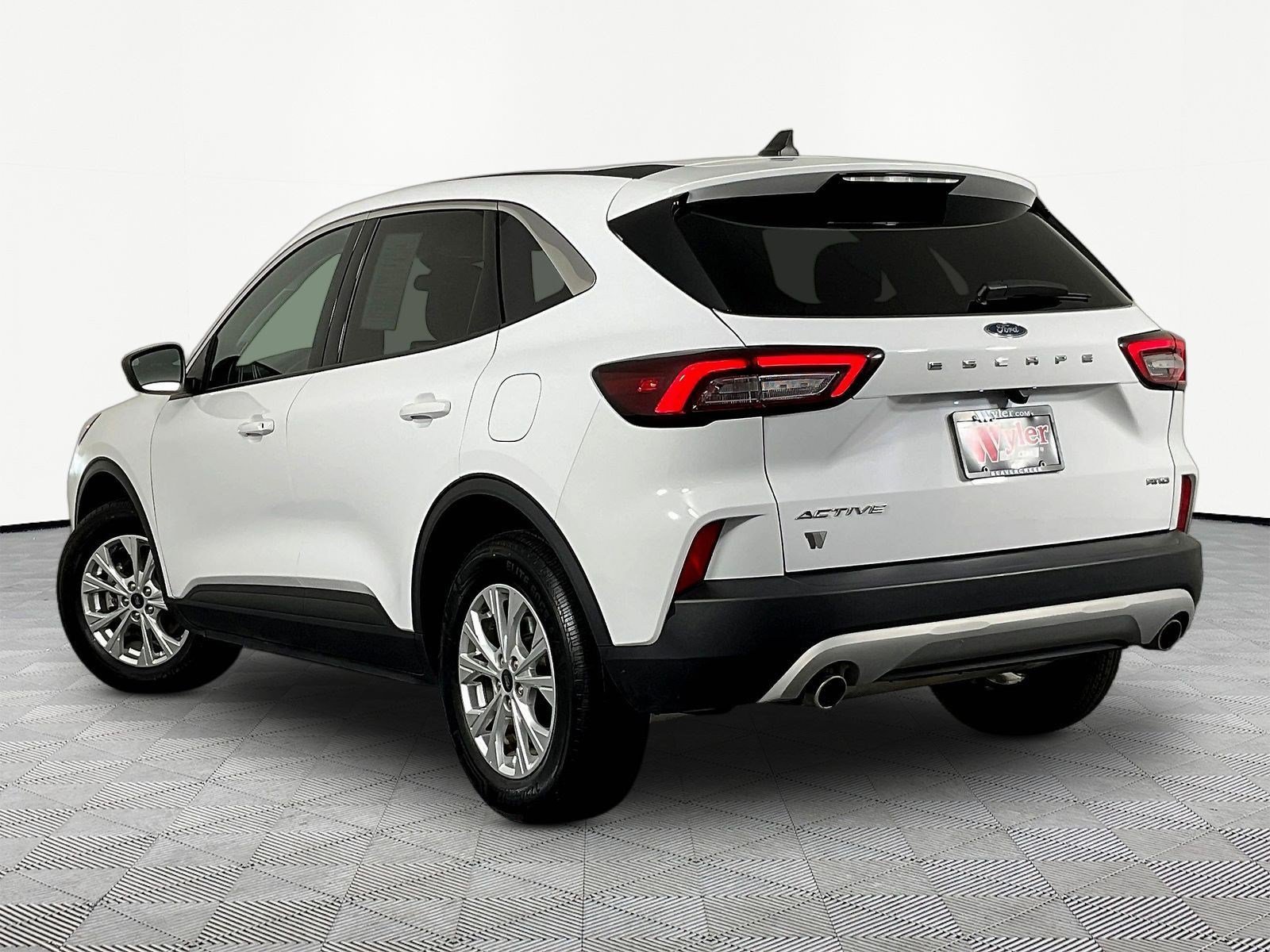 Used 2024 Ford Escape Active AWD/4WD image 4