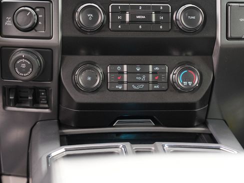 Used 2020 Ford F150 XLT w/ Equipment Group 302A Luxury image 27