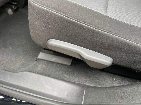 Used 2025 Chevrolet Blazer LT FWD image 22