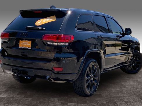 Certified 2022 Jeep Grand Cherokee Laredo X AWD/4WD image 13