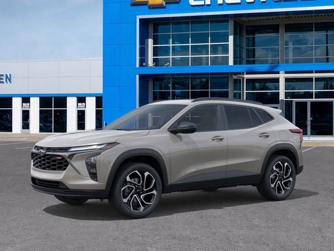 New 2026 Chevrolet Trax RS w/ Sunroof Package image 2