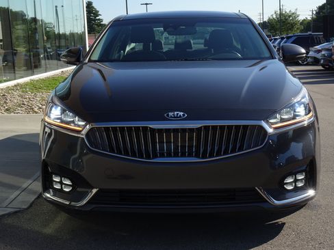 Used 2017 Kia Cadenza Technology FWD image 7