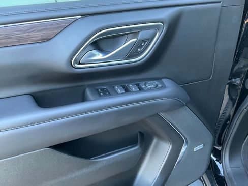 Used 2022 Chevrolet Tahoe Z71 image 17