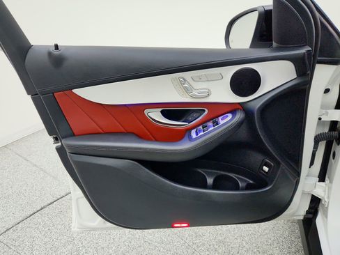 Certified 2022 Mercedes-Benz GLC 43 AMG 4MATIC image 23
