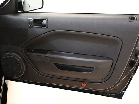 Used 2006 Ford Mustang GT image 25