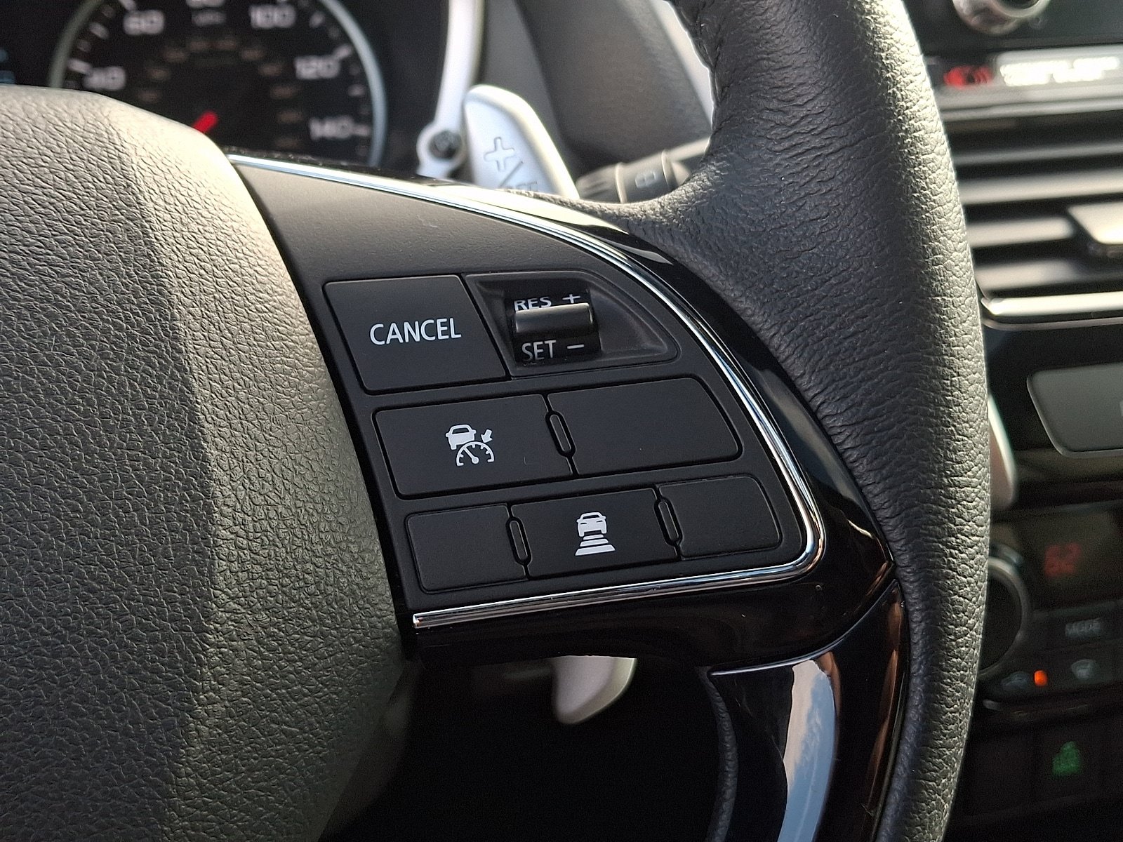 Used 2024 Mitsubishi Eclipse Cross SEL AWD/4WD image 23