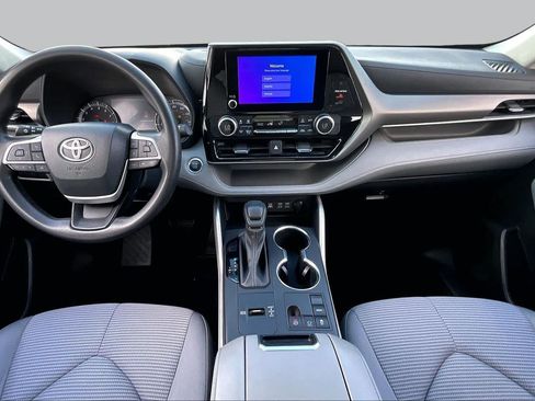 Used 2023 Toyota Highlander L FWD image 14