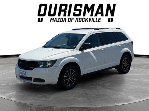 Used 2018 Dodge Journey SE w/ Blacktop Package FWD image 2