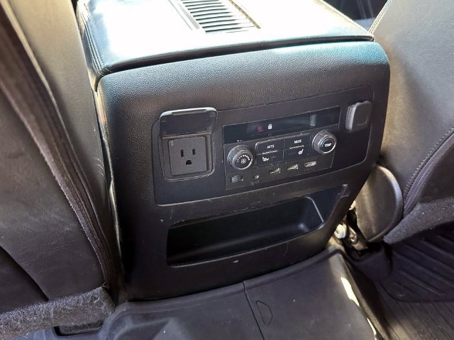 Used 2018 GMC Yukon XL Denali w/ Denali Ultimate Package AWD/4WD image 13