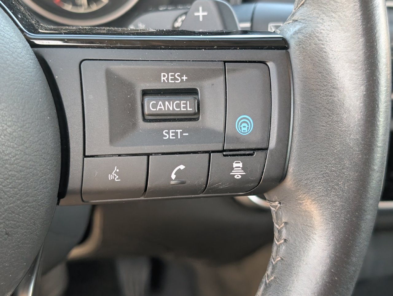 Used 2023 Nissan Rogue SV w/ SV Premium B Package FWD image 21
