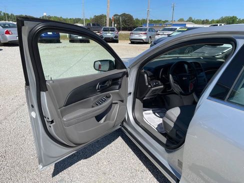 Used 2013 Chevrolet Malibu LS FWD image 9