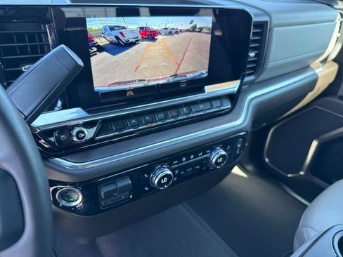 Used 2026 GMC Sierra 1500 SLT AWD/4WD image 19