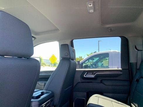 New 2025 GMC Sierra 2500 SLT w/ SLT Convenience Package image 11