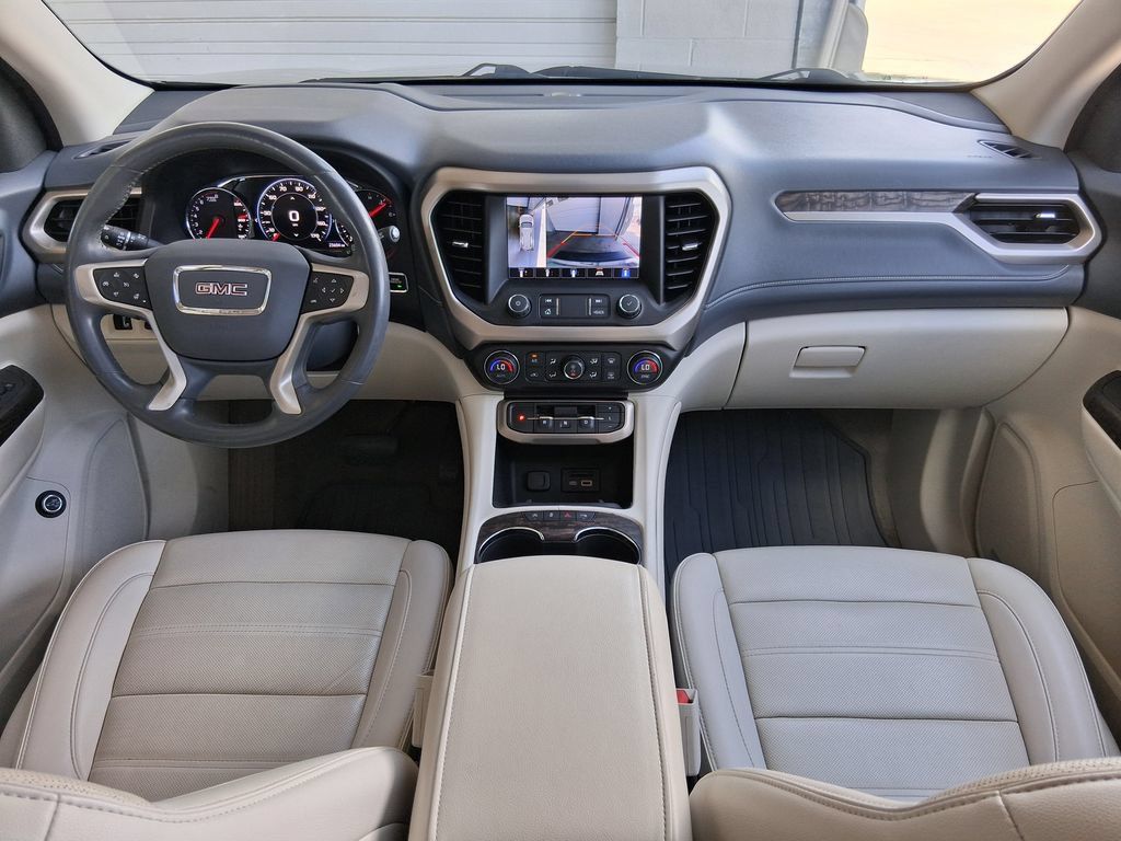 Used 2021 GMC Acadia Denali w/ Denali Technology Package FWD image 9