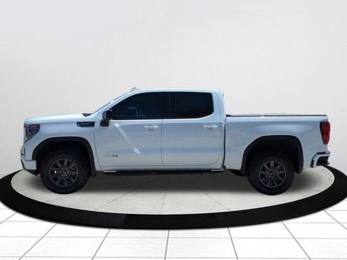 Used 2023 GMC Sierra 1500 AT4 w/ Technology Package AWD/4WD image 6
