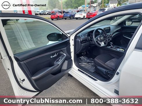 Certified 2024 Nissan Sentra SR w/ Lighting Package FWD image 10