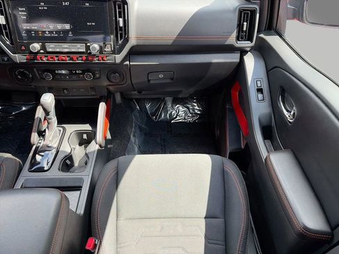 Used 2025 Nissan Frontier PRO-4X AWD/4WD image 12