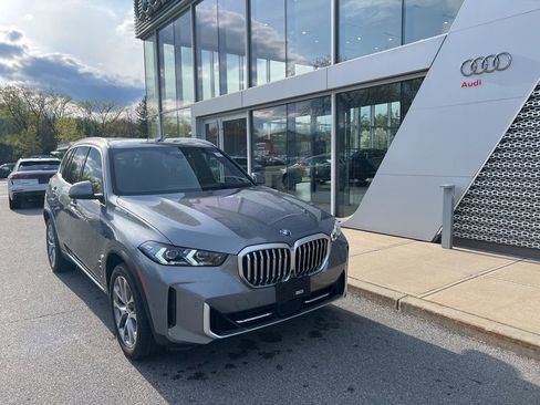 Used 2024 BMW X5 xDrive40i w/ Premium Package AWD/4WD image 4