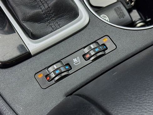 Used 2015 Toyota Highlander Limited image 21