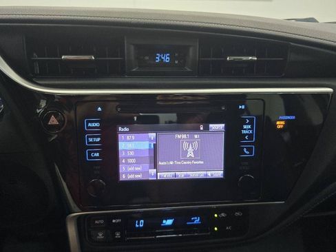Used 2018 Toyota Corolla SE FWD image 25