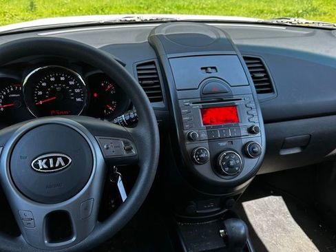 Used 2010 Kia Soul + FWD image 25