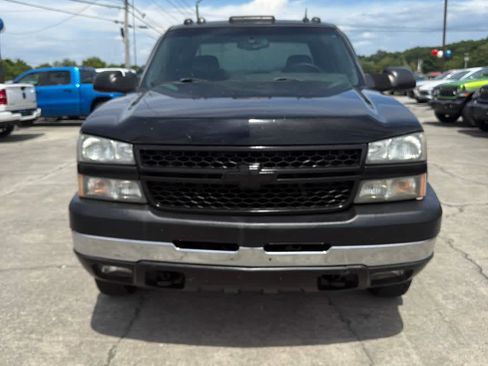 Used 2005 Chevrolet Silverado 3500 LT w/ Heavy-Duty Power Package AWD/4WD image 3