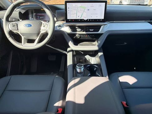 New 2026 Ford Explorer Active w/ Active Comfort Package RWD image 17