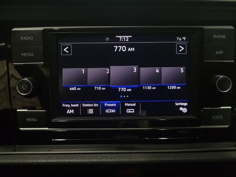 Used 2024 Volkswagen Jetta SE FWD image 25