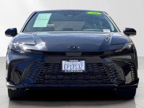 Used 2026 Toyota Camry Hybrid FWD image 9