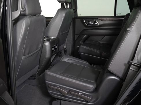 Used 2023 Chevrolet Tahoe LT w/ Luxury Package AWD/4WD image 13