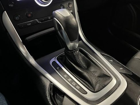 Used 2018 Ford Edge Titanium w/ Equipment Group 302A AWD/4WD image 25