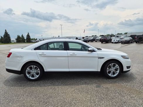 Used 2018 Ford Taurus SEL w/ Equipment Group 201A AWD/4WD image 5
