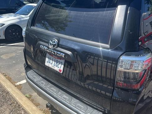 Used 2020 Toyota 4Runner TRD Off-Road Premium w/ Moonroof Package AWD/4WD image 4