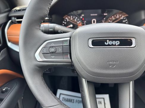 Used 2025 Jeep Compass Limited AWD/4WD image 21