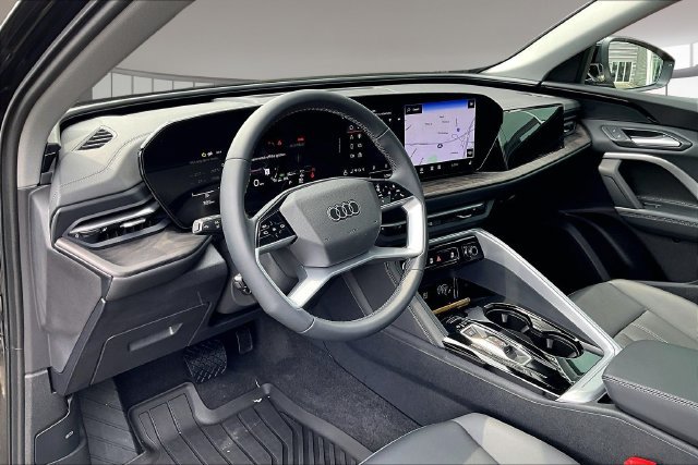 Used 2025 Audi Q5 Premium w/ Convenience Package AWD/4WD image 17