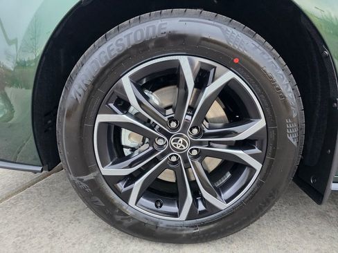 Used 2025 Toyota Sienna Platinum image 26