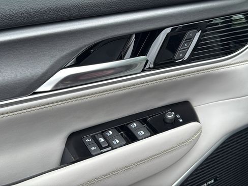 New 2026 Jeep Grand Wagoneer L 2WD image 12